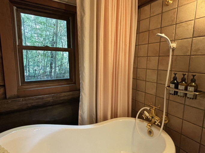 Bathroom 3, Fiore Shima, Shima