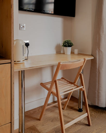 Others 4, Kensington Stay, London