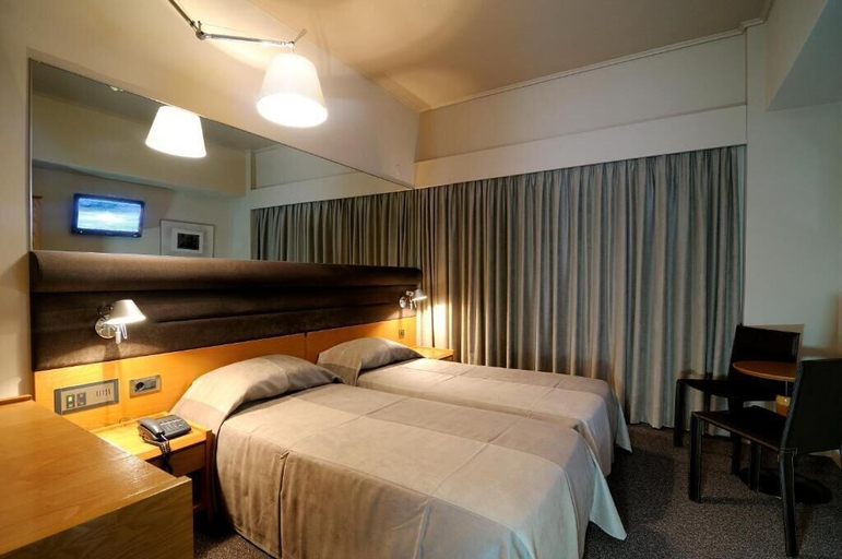 Bedroom 3, Maniatis Hotel, Peloponnese
