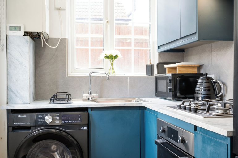 Private kitchen 5, Emerald Garden Suite - Wifi Parking Garden Sleep 2, London