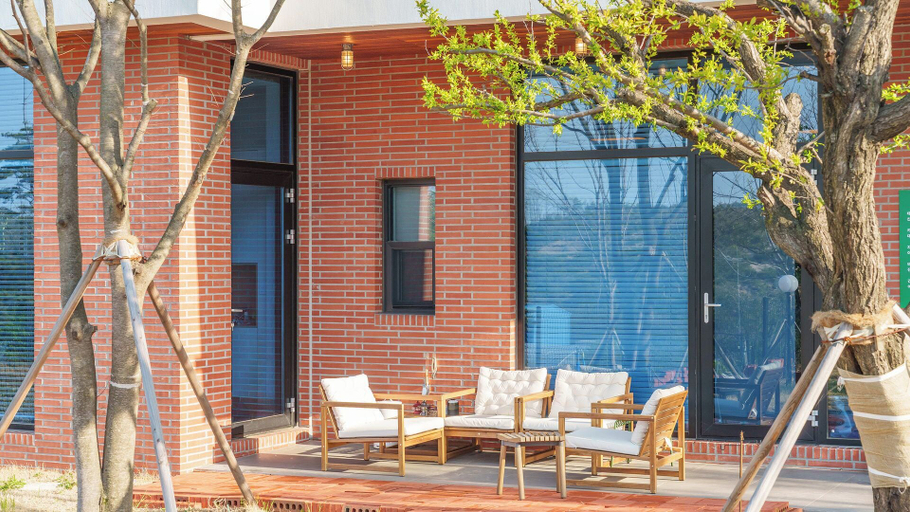 Exterior & Views, Sokcho Supuro Caravan, Goseong