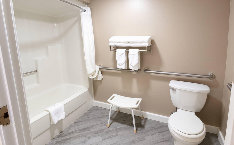 Bathroom 4, Remembrance Inn, Adams