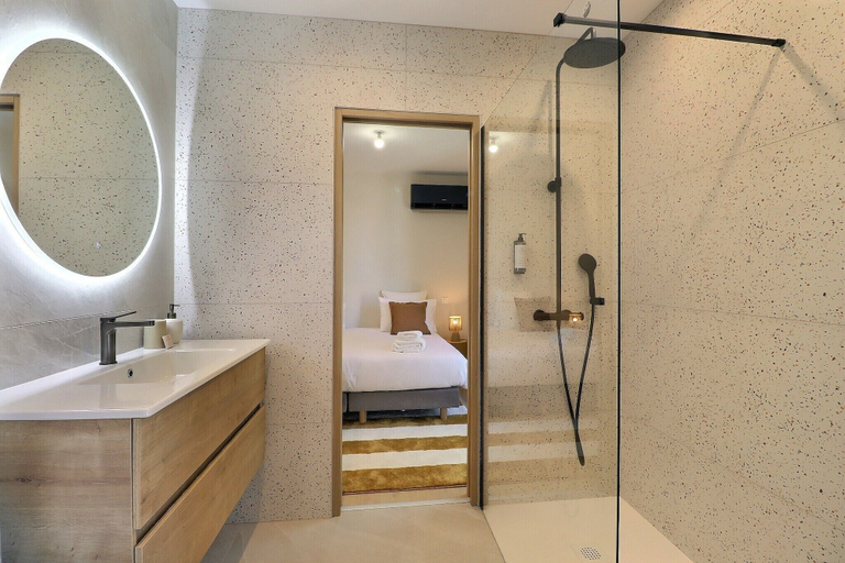 Bathroom 3, Villa Nova, Bouches-du-Rhône