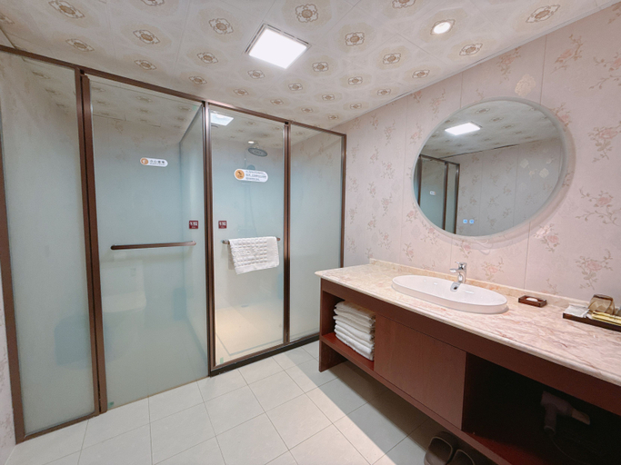 Bathroom, Manzhouli Port International Hotel, Hulunbuir