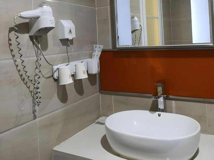 Bathroom 4, 7Days Premium Dalian Airport, Dalian