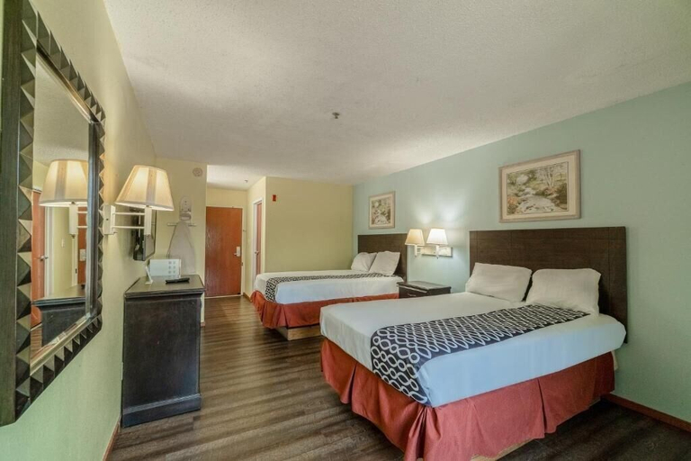 Room 2, Fairway Inn Baytown- La Porte. Tx., Houston