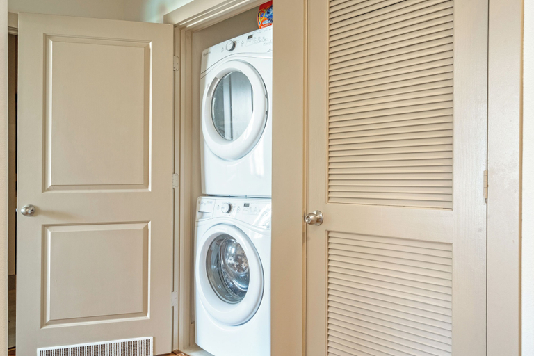 Laundry, PlanURstay -Houston Downtown- 1BR & 1BTH, Houston