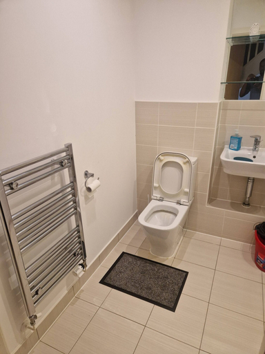 Bathroom 3, Room-a Friendly Budget Room That Deliver, Southampton