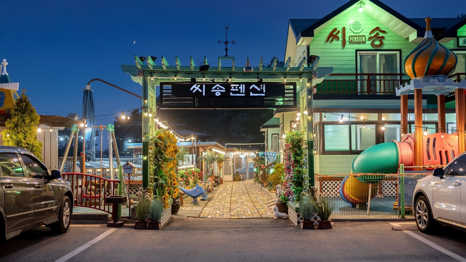 Exterior & Views 2, Anmyeon-do Ssong Pension, Taean