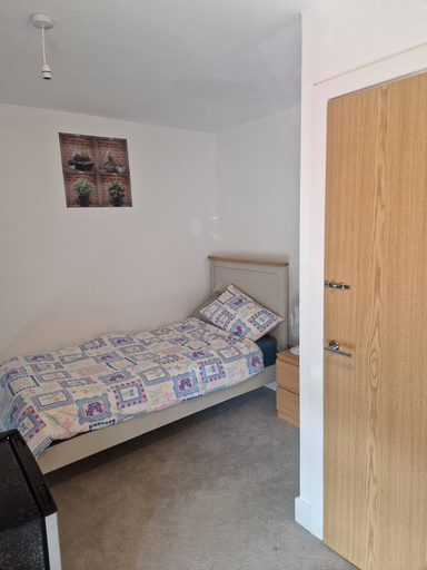 Room 5, Room-a Friendly Budget Room That Deliver, Southampton