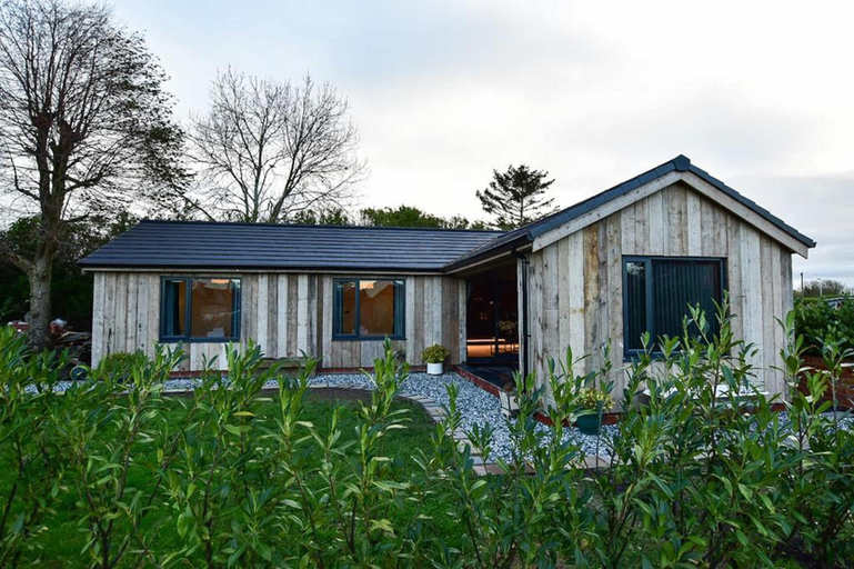 Exterior 2, Private Lodge With Hot tub in Blackpool, Lancashire