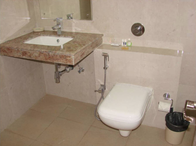 Bathroom, The Byke Old Anchor Beach Resort & Spa, South Goa