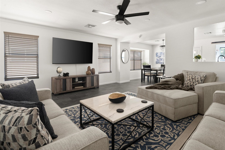 Room 4, Mesa Oasis Private Pool Fire Pit Sleeps 6, Maricopa