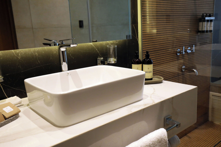 Bathroom 5, Puesto del Indio, Las Heras