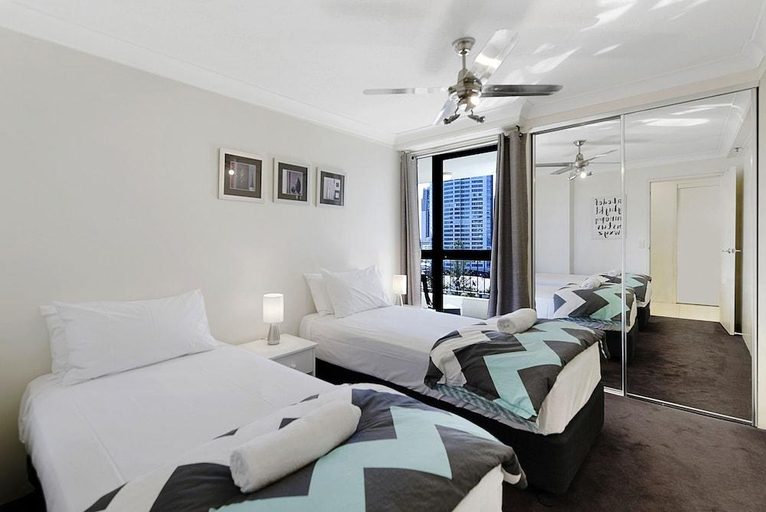 Bedroom, Surfers Century Oceanside Hotel, Gold Coast