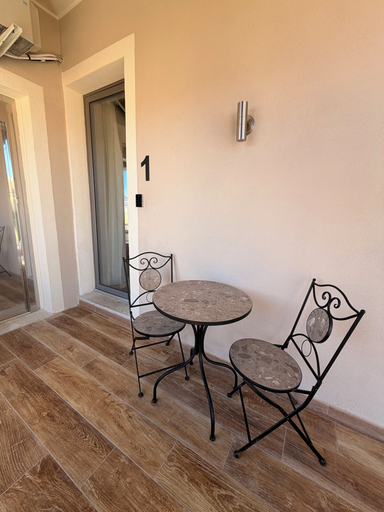 Others 5, Maison Madeleine, Olbia-Tempio
