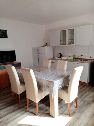 Others 5, Apartman Antonija, Biograd na Moru