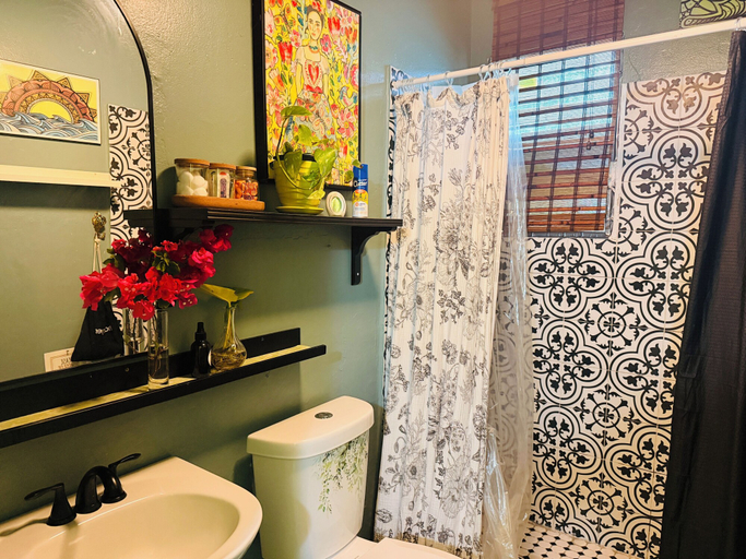 Bathroom 4, LoveSoulBeautiful