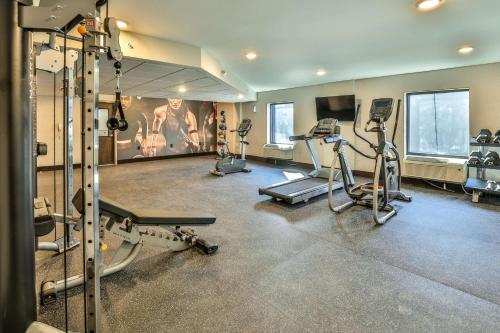 2, Magnuson Hotel Downtown North Nashville, Davidson