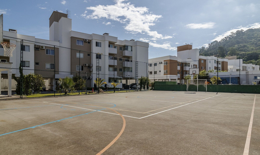 Sport court 5, Apt. w/ Barbecue & Pool in Canasvieiras Rpc0305, Florianopolis