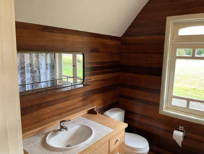 Bathroom, HACIENDA DOÑA PAULINA SLOW LODGE, Llanquihue