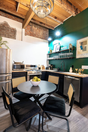 Food & Drinks 5, Saint Philip Residence, Orleans