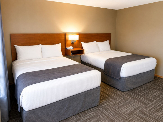 Bedroom 5, Ste Anne Hotel, Division No. 2