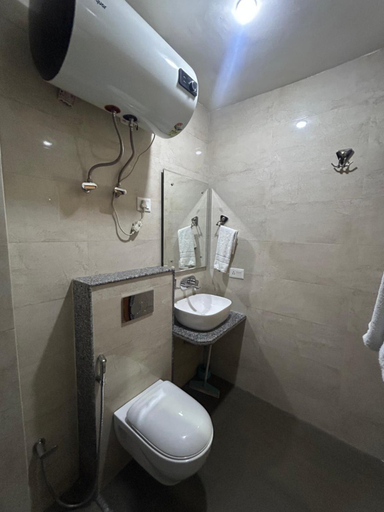 Bathroom, Fair Mount, Airport Road, Humhama Srinagar, Badgam
