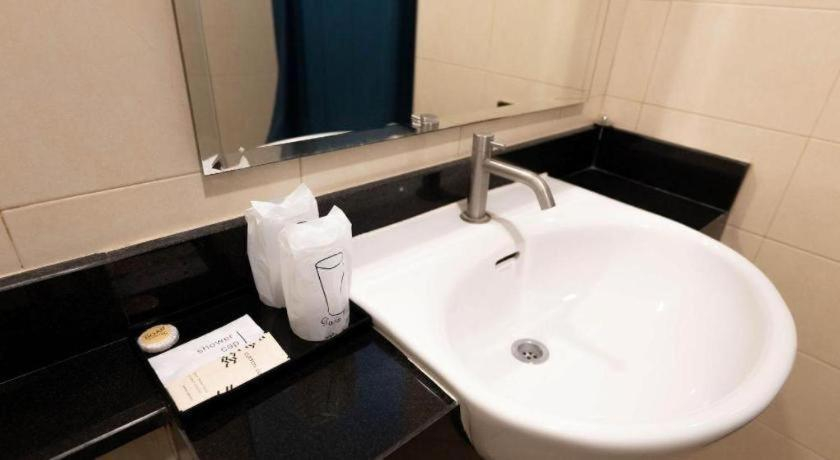 Bathroom 4, The Nest Krabi Hotel, Mueang Krabi