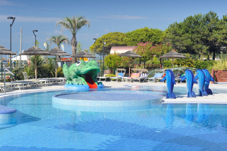 Pool 3, Colourful Suite With Terrace Overlooking the sea, Venezia