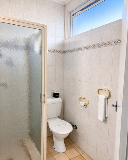 Bathroom 4, Pathfinder Motel, Melbourne