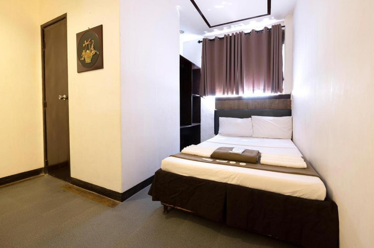 Bedroom 2, Hotel Henrico Kisad, Baguio City