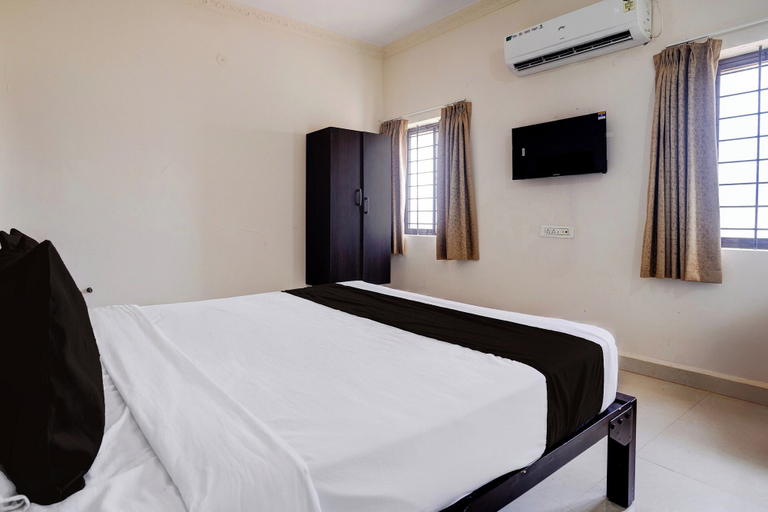 Room 4, Collection O Sunset Point PB Road, Dharwad