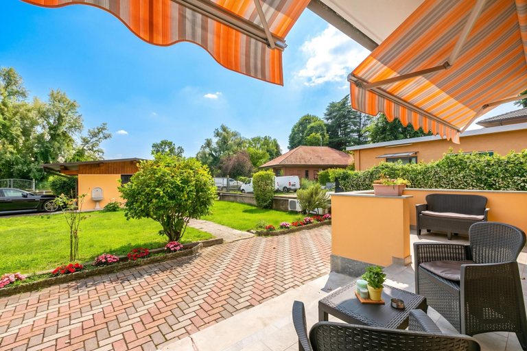 Terrace/patio 5, Diamond Lake Apartment 13918, Varese