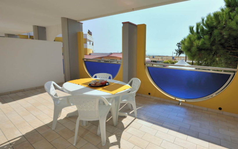 Terrace/patio 2, Charming Beachfront Flat With a Bright Terrace, Venezia