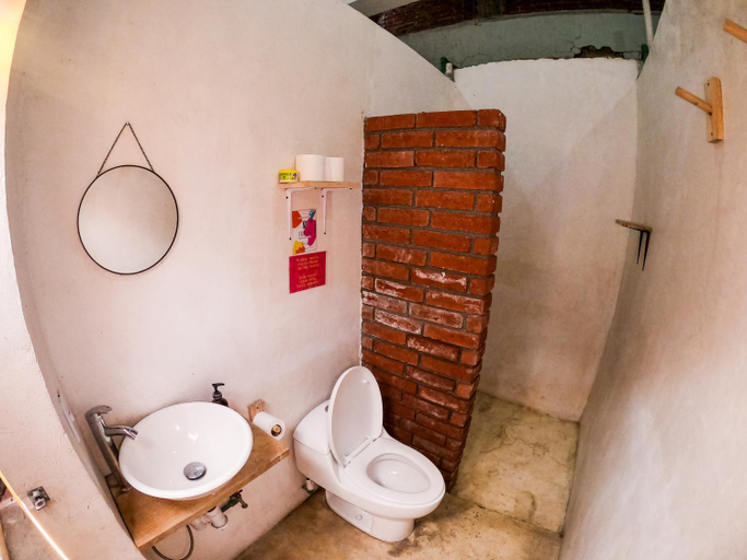 Bathroom, Maka Hostel, Del Centro