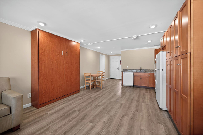 Room 2, Ocean Club at Atlantic Beach, Washington