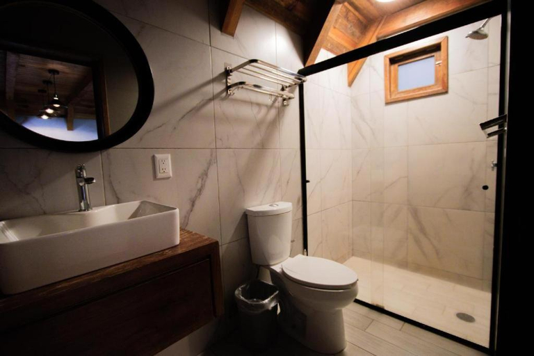 Bathroom 3, Cabanas VIP, Mazamitla