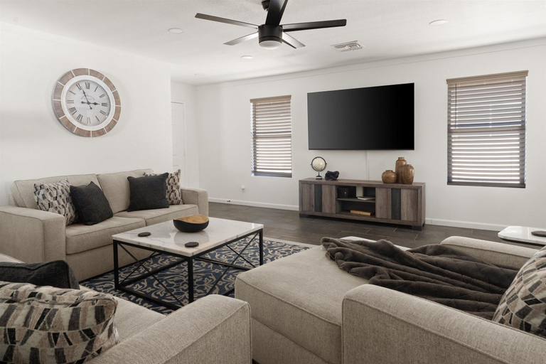 Room 3, Mesa Oasis Private Pool Fire Pit Sleeps 6, Maricopa