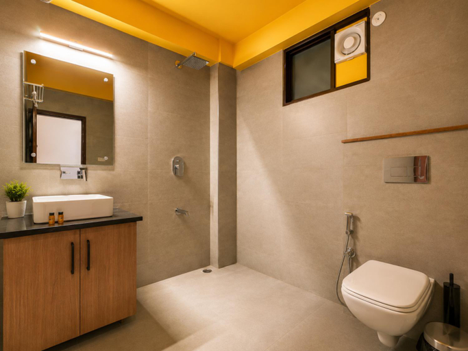 Bathroom 3, The Hosteller Mussoorie, Mall Road, Dehradun