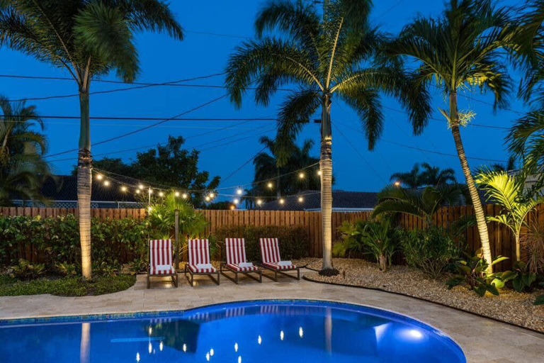 Room 4, Heated Pool - Luxury Kitchen - 1 Mile to Beach, Broward