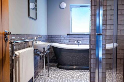 4, Bonnie Lodge by Broadford Hotel, Highland