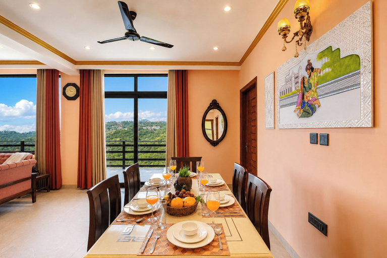 Dining 5, ELIVAAS Kosh Pinevale 2BHK Villa w Pool, Solan