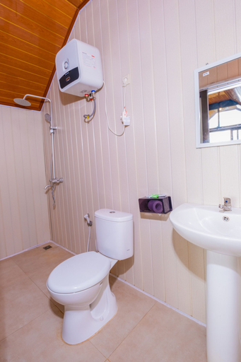 Bathroom 3, Royal Indah Cabin, Bangli