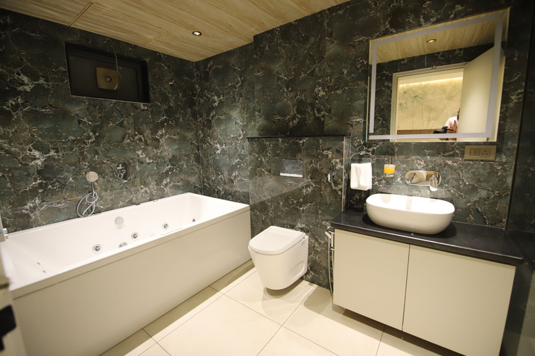 Bathroom 5, Fort View Palace, Sikar