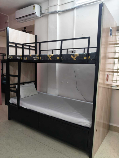 Room 4, ZenNest Hostels, Pune