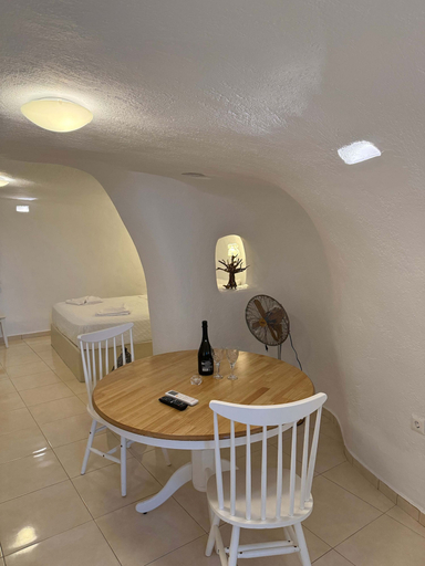 Room 5, Santo Caves Santorini Suite With Private Hot Tub, South Aegean