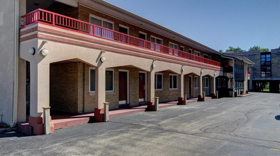 Others 5, FairBridge Inn Express Barrington, Lake