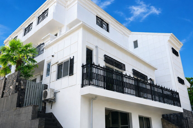 Exterior, Luce Suzaki, Shimoda