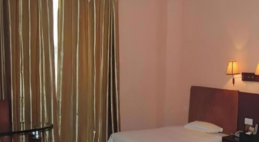 Bedroom 3, Yagang Business Hotel, Foshan